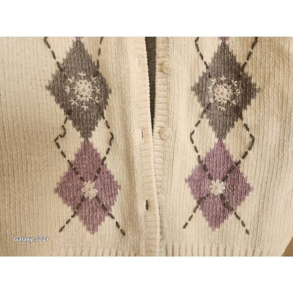 C42 Alfred Dunner purple and gray argyle patterned sweater cardigan - Picture 7 of 8